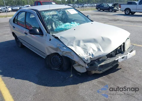 1997 Nissan Sentra Xe/Gxe/Gle из США, поврежденный, VIN 1N4AB41D1VC712312